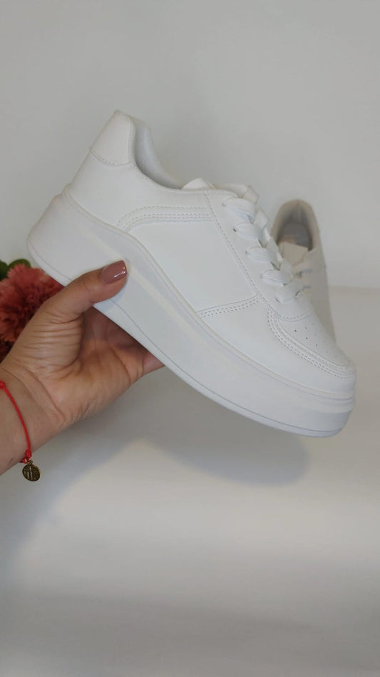 ZAPATILLAS BLANCAS CASUALES