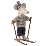 Ratón de invierno papá con esquies