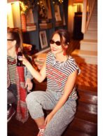 T-Shirt Stripes "Cheesy Saucy Crispy" - Imagen 3